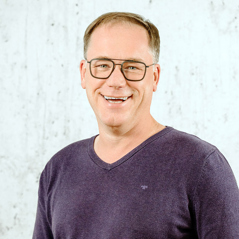Ingo Lefken, Inhaber und Geschäftsführer von Brillenmacher Optik in Bonn Bad Godesberg